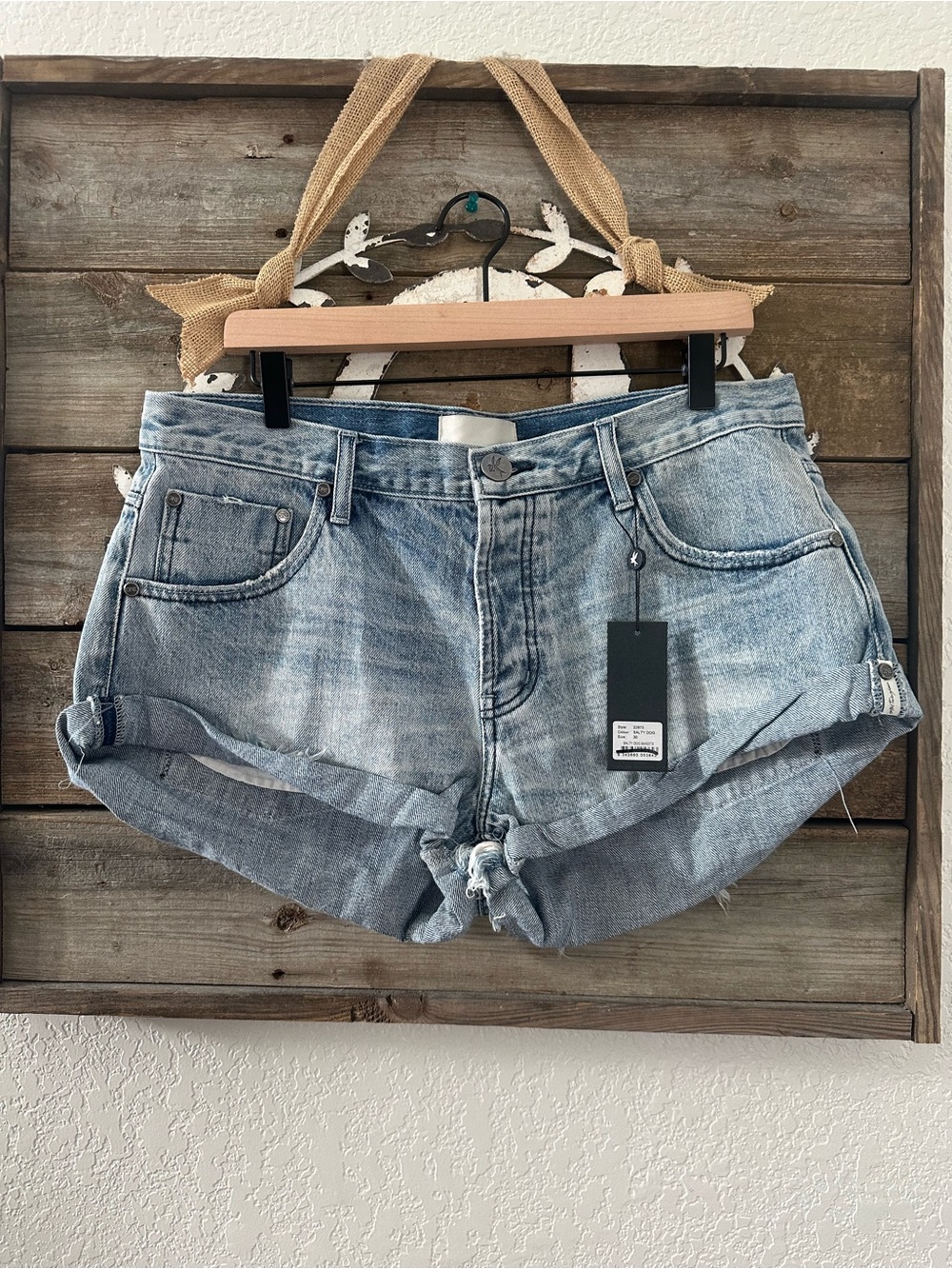 One Teaspoon Salty Dog Bandits Washed Light‎ Blue Denim Women's Shorts 30 NWT